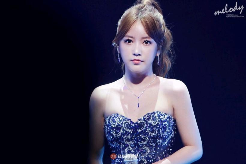 Park So Yeon朴昭妍曾经进入哪家韩娱公司？哪年跟随所属女团正式出道？