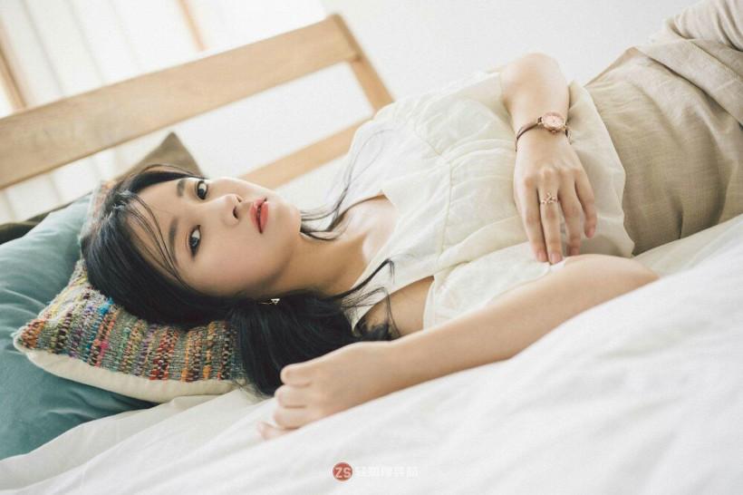 Park So Yeon朴昭妍曾经进入哪家韩娱公司？哪年跟随所属女团正式出道？