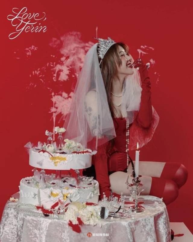 白艺潾近日发布一组近照，以其强烈视觉冲击造型，吸引广大粉丝们的目光