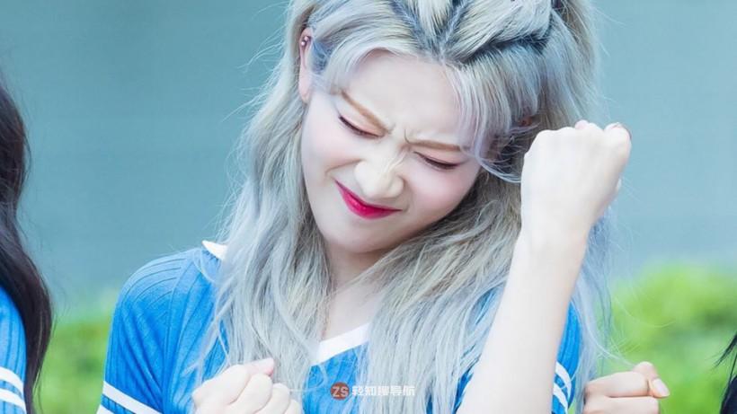 Kim Lip金定恩跟随所属女团何时正式出道？她与哪几位成员组成子团体？