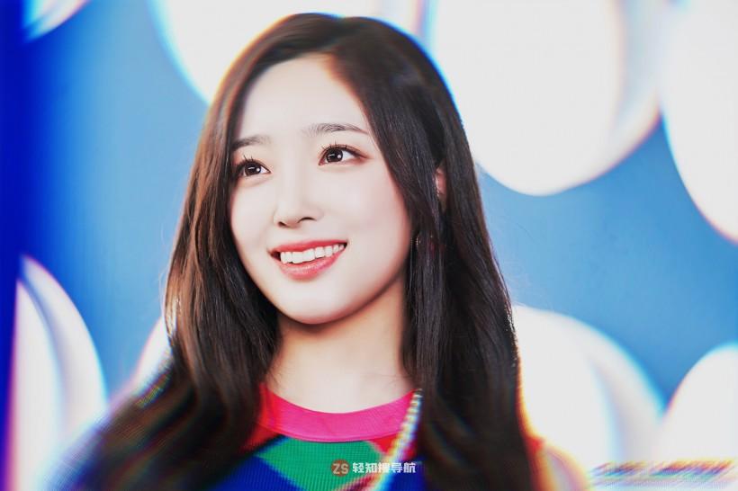 HINA长井阳菜跟随哪个女团发行单曲正式出道？是否团内唯一日籍成员