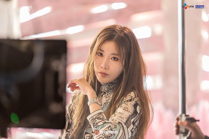 Lee Hae Ri李海丽何时首次亮相正式出道?为何说她任何歌曲都可以消化 Lee Hae Ri李海丽何时首次亮相正式出道?为何说她任何歌曲都可以消化?