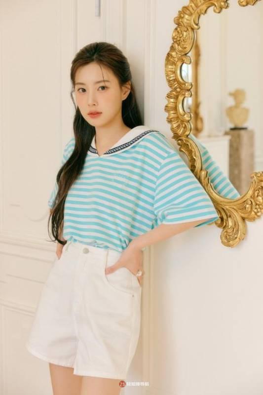 姜惠元近日代言某女装品牌，拍摄该品牌最新宣传照，展现专属清新时尚感