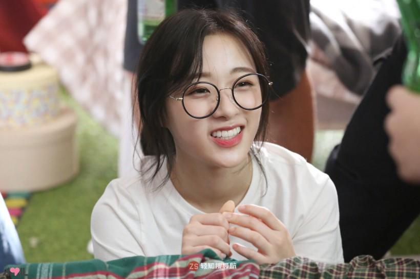 Jin Sol李珍率隶属哪个女团成员？哪年正式出道？具备何种独特清纯魅力？