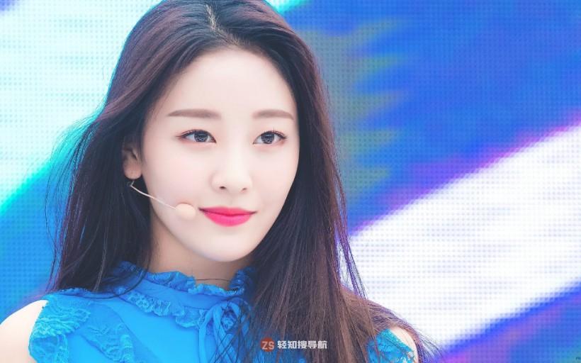 Yves河秀映是所属女团第几个被公开成员？在加入公司多少天后首次亮相？