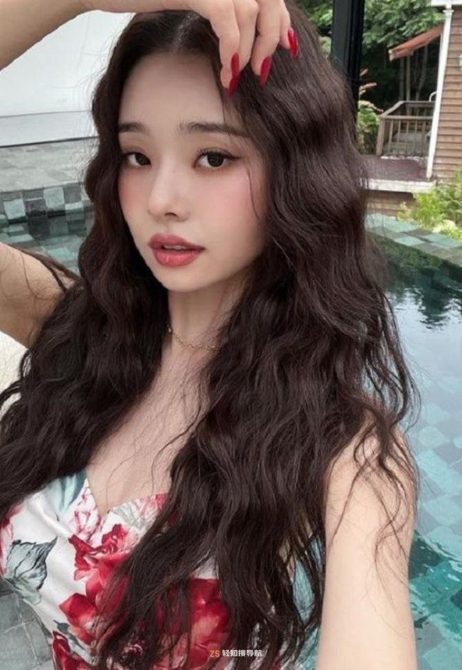 宋智雅近日在SNS发布一组近照，吸引了广大粉丝的目光！上个月宣告复出