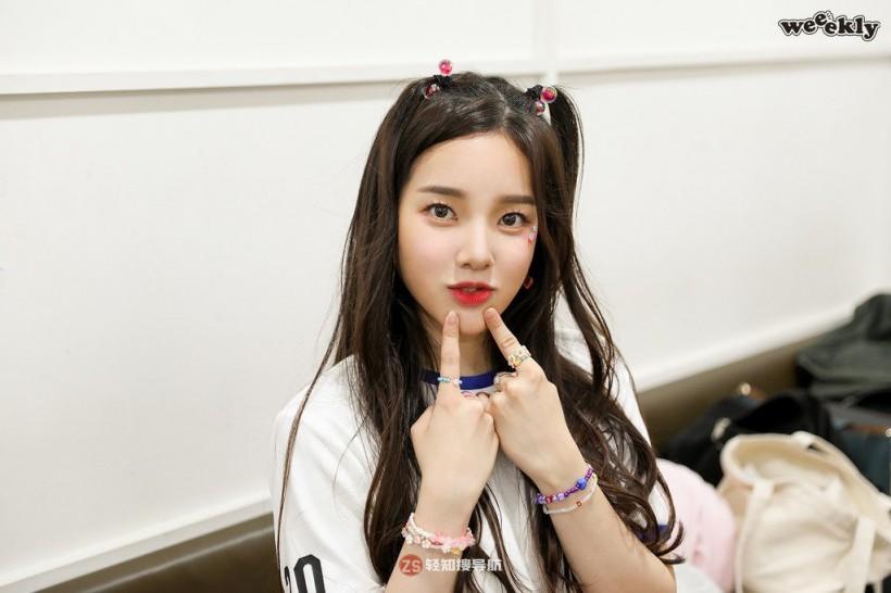 Sooji李受珍担任哪个女团队长？哪年随同组合发行首张专辑并正式出道？