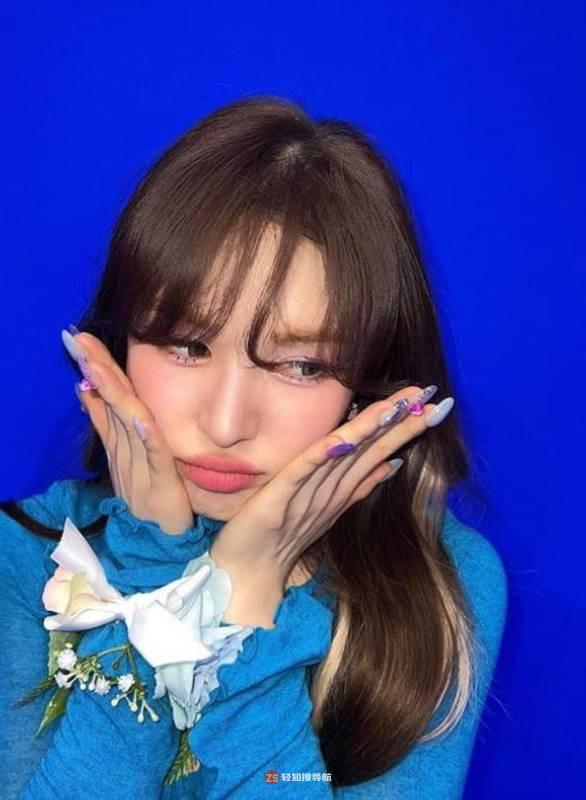 Red Velvet成员Wendy近日发布近照，展示出众美貌，吸引广大粉丝目光