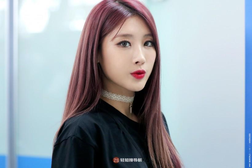 Moon Hyeon-A文玄雅哪年加入所属组合出道?她为何被称为模特偶像 Moon Hyeon-A文玄雅哪年加入所属组合出道?她为何被称为模特偶像?