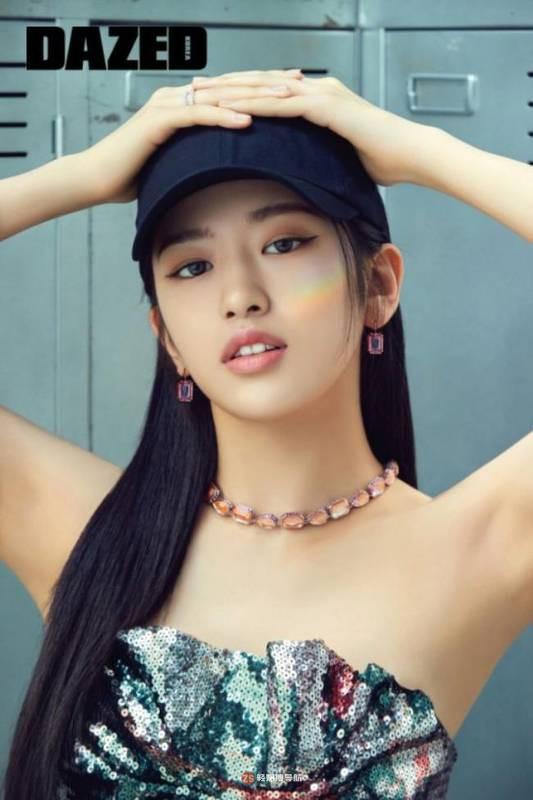 IVE安宥真、李贤瑞为某杂志最新一期拍摄写真，展现两人另一面时尚魅力