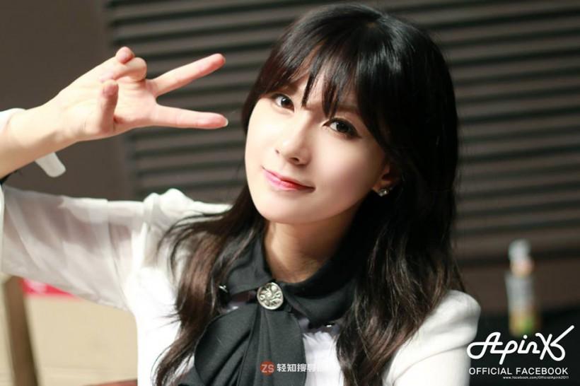 Oh Ha Young吴夏荣哪年跟随所属女团出道？她拥有怎样邻家女孩形象？