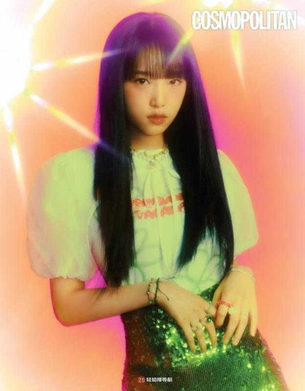 崔叡娜受邀为某杂志最新一期拍摄写真照，时尚穿搭依然挡不住彰显可爱系