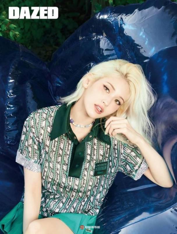 全昭弥为某杂志最新一期拍摄时装写真近日曝光，时尚造型吸引粉丝们目光