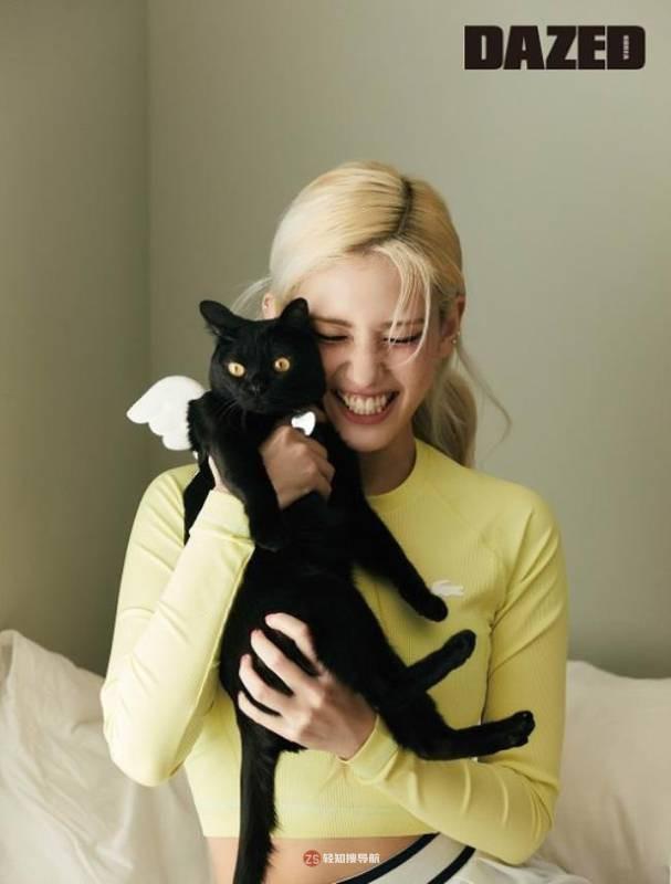 全昭弥为某杂志最新一期拍摄时装写真近日曝光，时尚造型吸引粉丝们目光