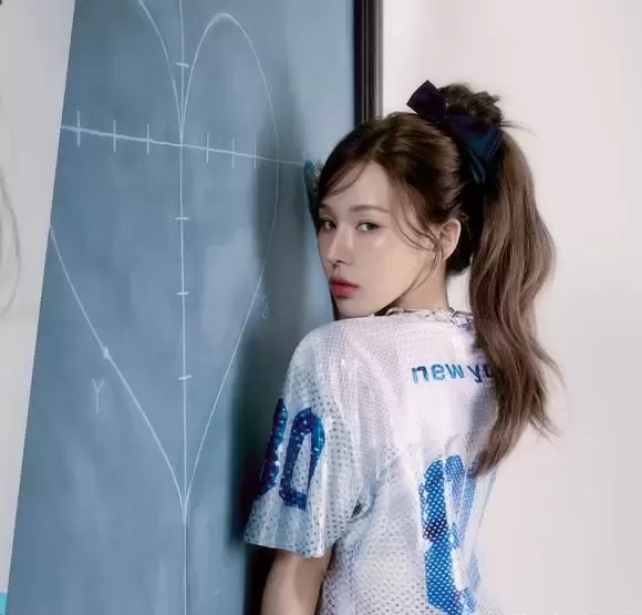 Red Velvet Wendy公开第二张个人专辑《Wish You Hell》的概念照和剪辑