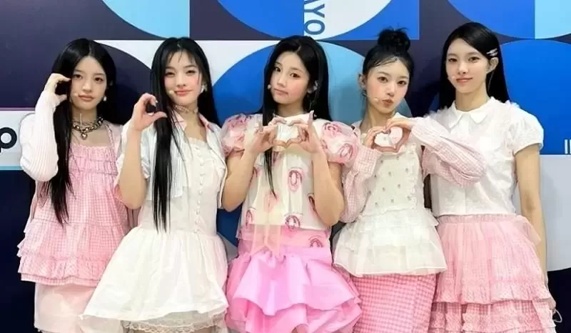 网友们对HYBE新女团ILLIT的成功出道表示怀疑