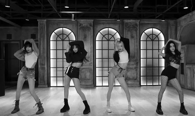 BLACKPINK《Lovesick Girls》的舞蹈影片播放突破3亿次！